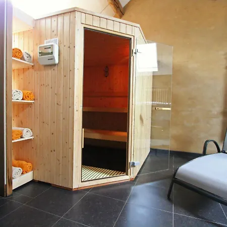 Quaint With Sauna In Walk
